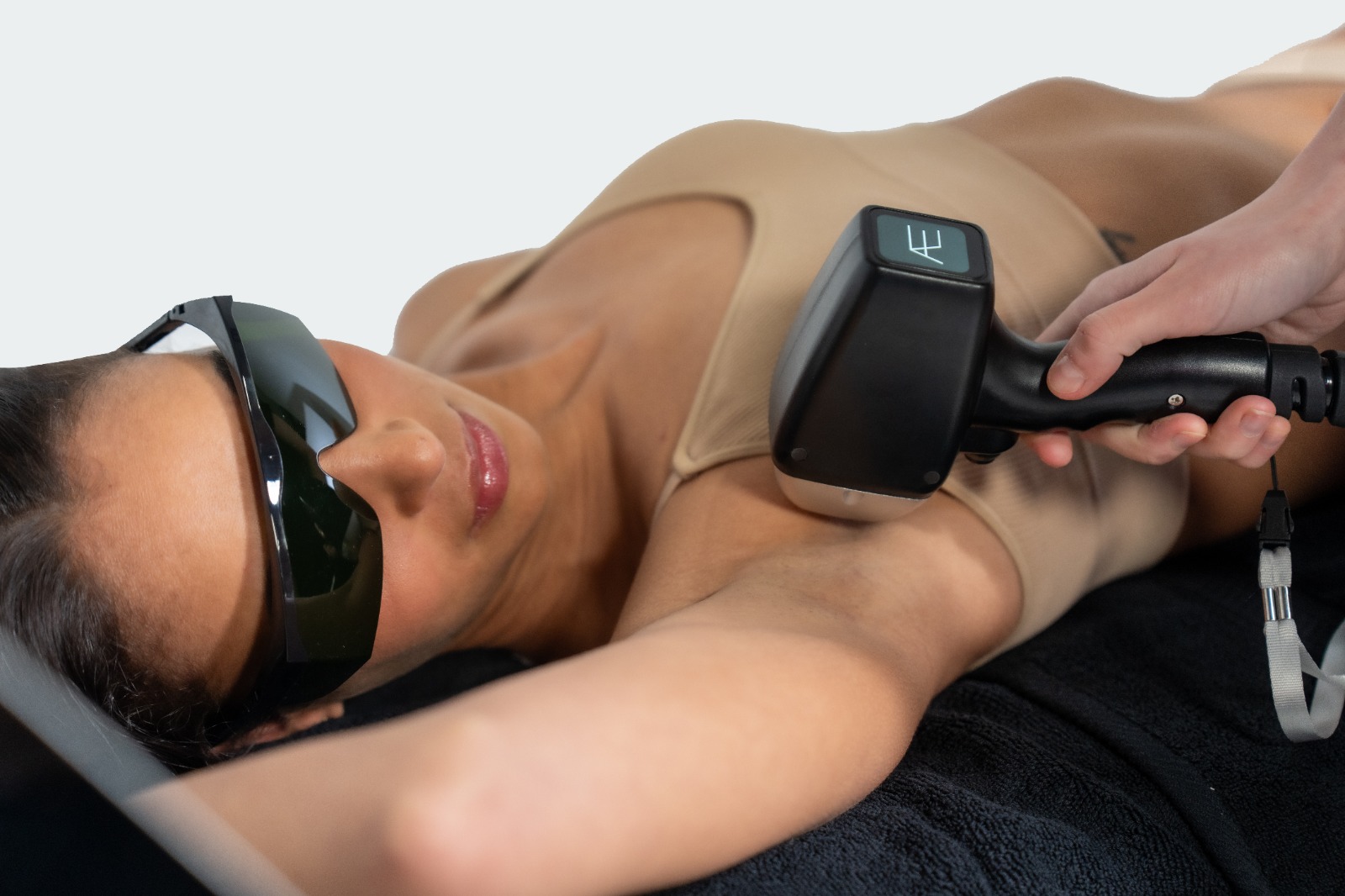 Préparation à une séance d'épilation laser au centre Reboot à Dole